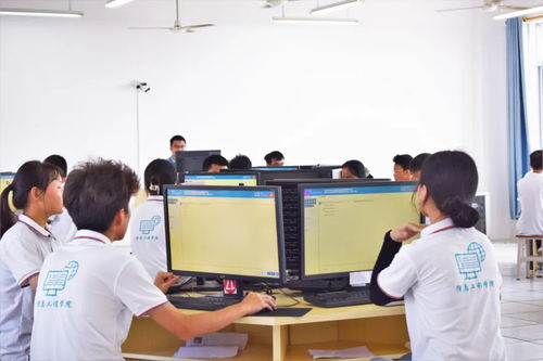 網(wǎng)絡連接世界,信息成就未來——廣西城市職業(yè)大學信息工程學院計算機技術培訓